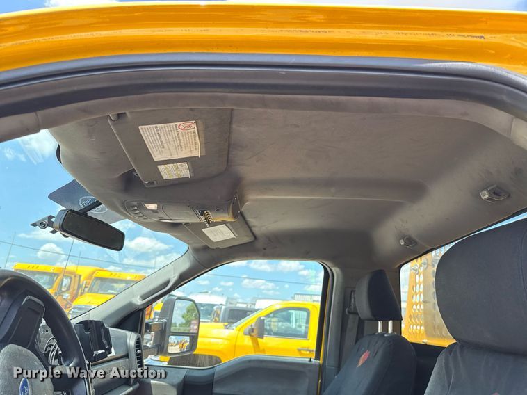 image for item EJ4778 2019 Ford F350 Super Duty utility bed pickup truck