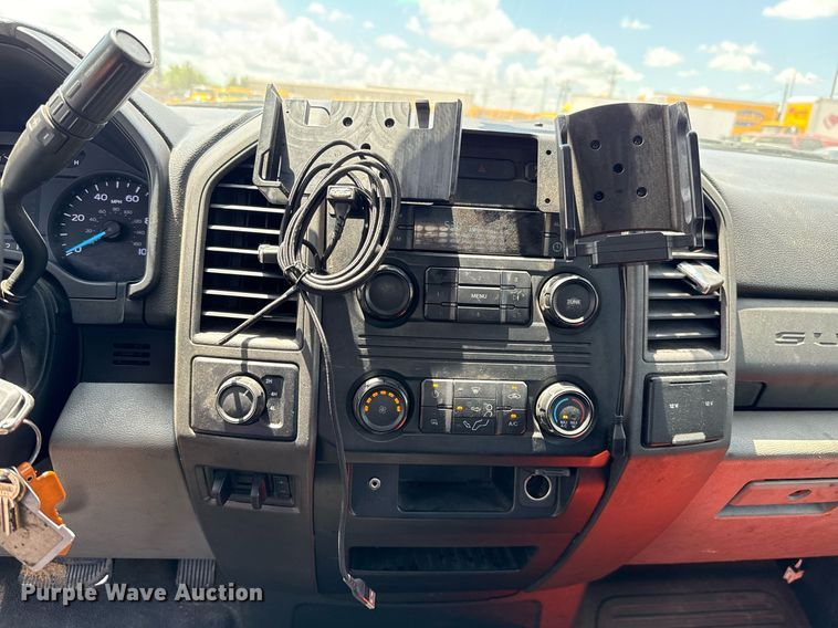 image for item EJ4778 2019 Ford F350 Super Duty utility bed pickup truck