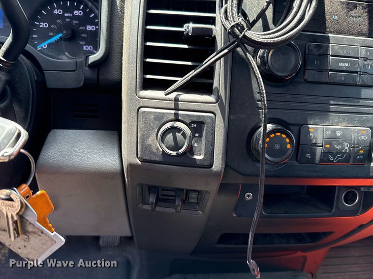 image for item EJ4778 2019 Ford F350 Super Duty utility bed pickup truck