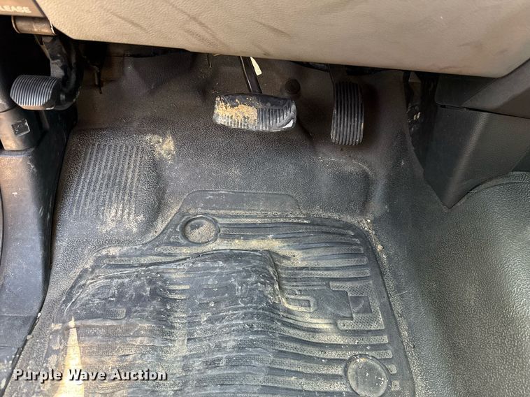 image for item EJ4778 2019 Ford F350 Super Duty utility bed pickup truck