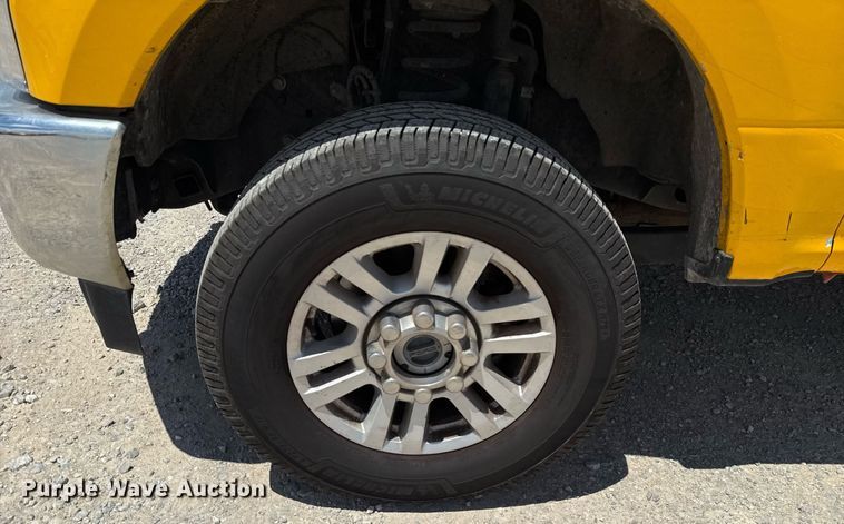 image for item EJ4778 2019 Ford F350 Super Duty utility bed pickup truck