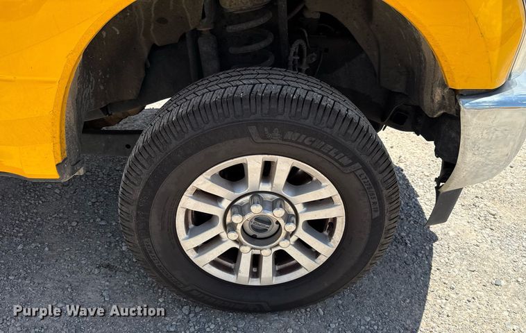 image for item EJ4778 2019 Ford F350 Super Duty utility bed pickup truck