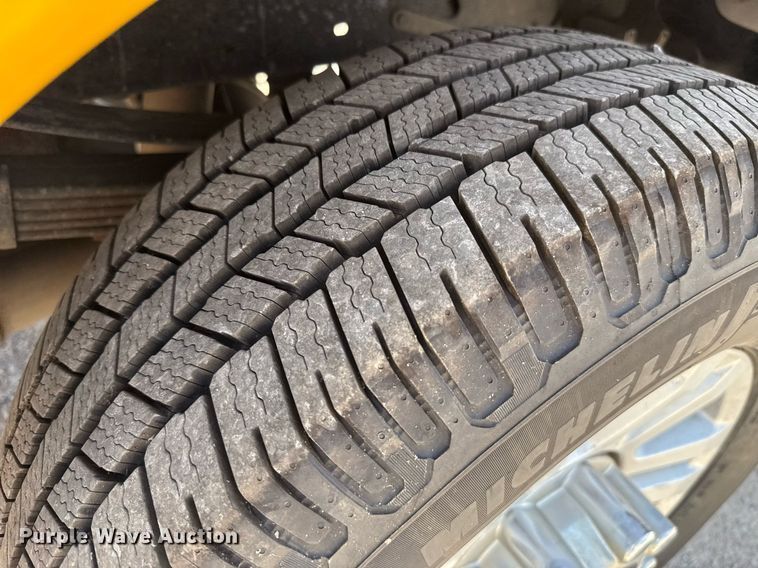 image for item EJ4778 2019 Ford F350 Super Duty utility bed pickup truck