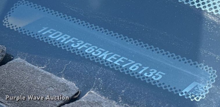 image for item EJ4778 2019 Ford F350 Super Duty utility bed pickup truck