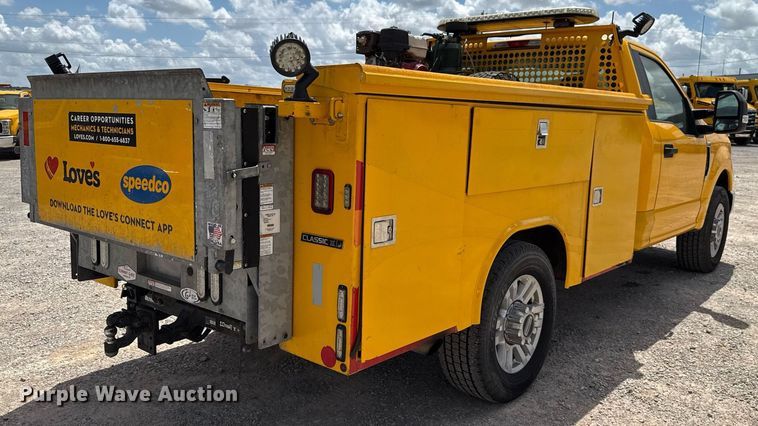 image for item EJ4779 2019 Ford F350 Super Duty utility bed pickup truck