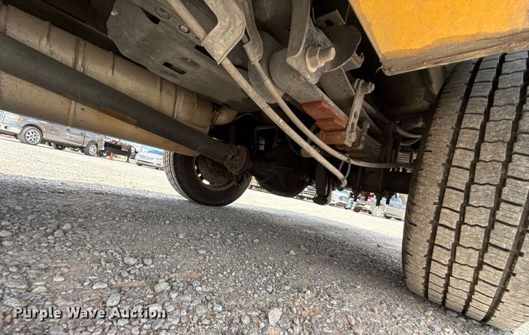 image for item EJ4779 2019 Ford F350 Super Duty utility bed pickup truck