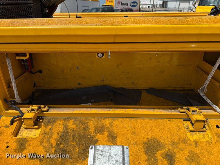 image for item EJ4779 2019 Ford F350 Super Duty utility bed pickup truck