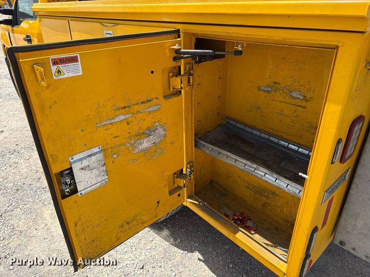 image for item EJ4779 2019 Ford F350 Super Duty utility bed pickup truck