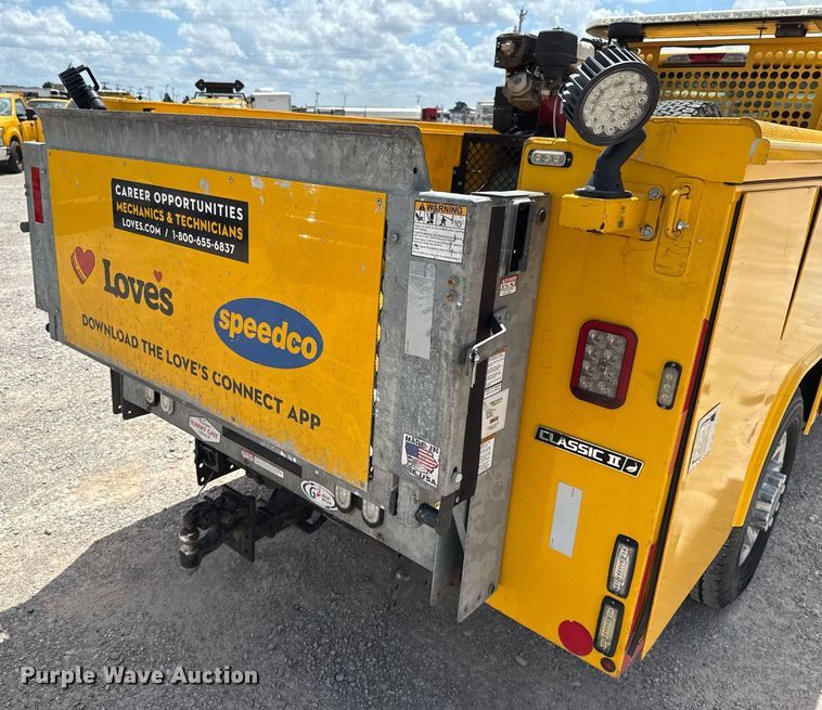 image for item EJ4779 2019 Ford F350 Super Duty utility bed pickup truck