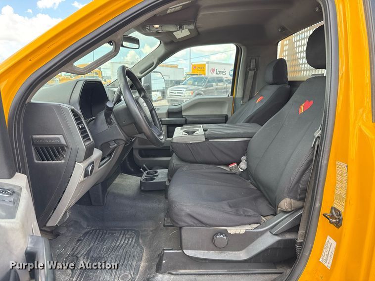 image for item EJ4779 2019 Ford F350 Super Duty utility bed pickup truck