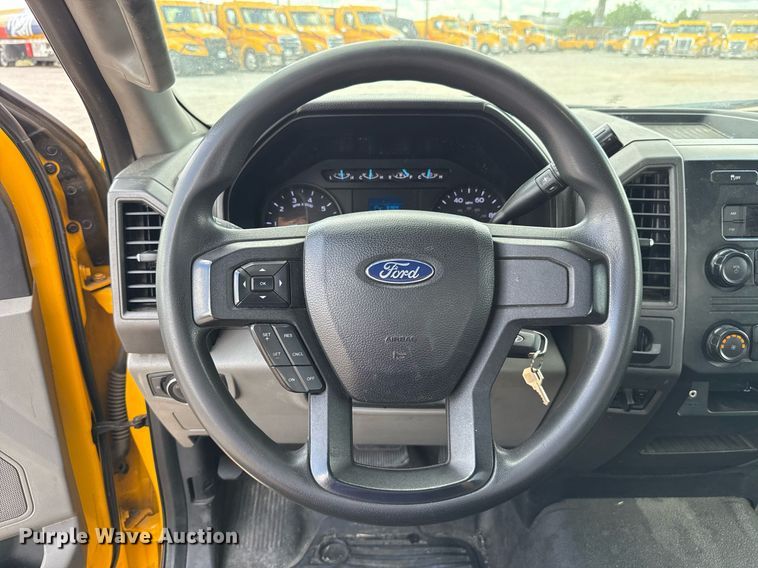 image for item EJ4779 2019 Ford F350 Super Duty utility bed pickup truck