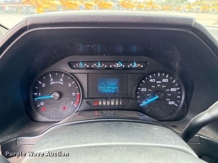 image for item EJ4779 2019 Ford F350 Super Duty utility bed pickup truck