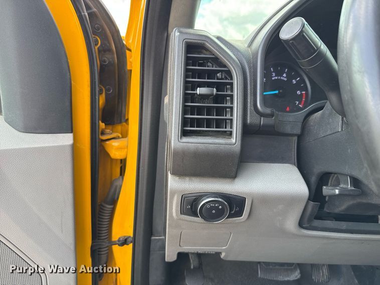 image for item EJ4779 2019 Ford F350 Super Duty utility bed pickup truck