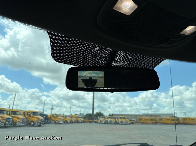 image for item EJ4779 2019 Ford F350 Super Duty utility bed pickup truck