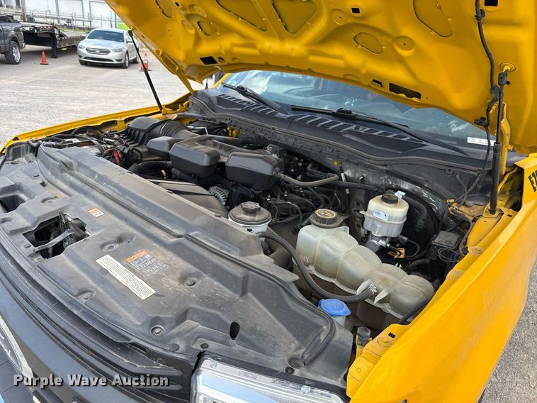 image for item EJ4779 2019 Ford F350 Super Duty utility bed pickup truck