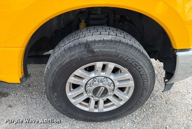 image for item EJ4779 2019 Ford F350 Super Duty utility bed pickup truck