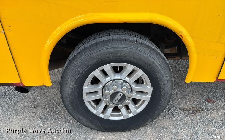 image for item EJ4779 2019 Ford F350 Super Duty utility bed pickup truck