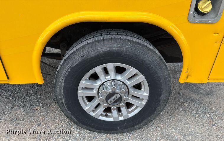 image for item EJ4779 2019 Ford F350 Super Duty utility bed pickup truck