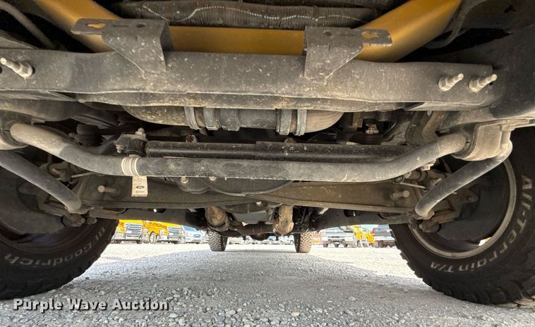 image for item EJ4780 2019 Ford F350 Super Duty utility bed pickup truck