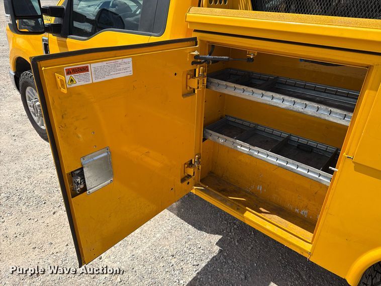 image for item EJ4780 2019 Ford F350 Super Duty utility bed pickup truck
