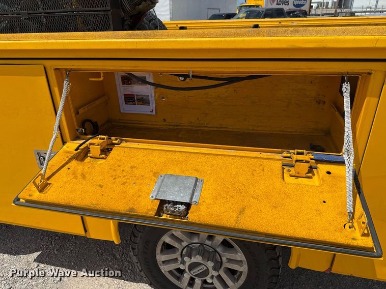 image for item EJ4780 2019 Ford F350 Super Duty utility bed pickup truck