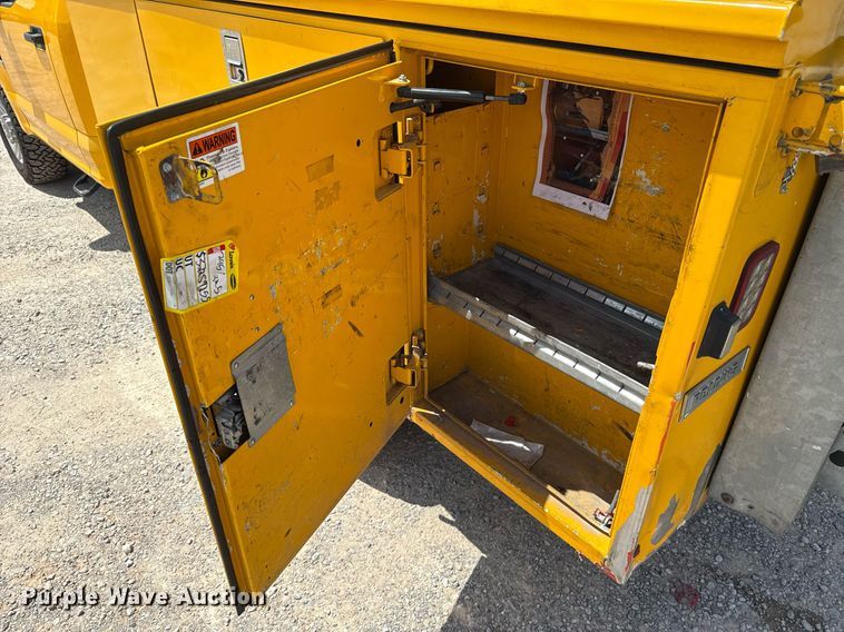 image for item EJ4780 2019 Ford F350 Super Duty utility bed pickup truck