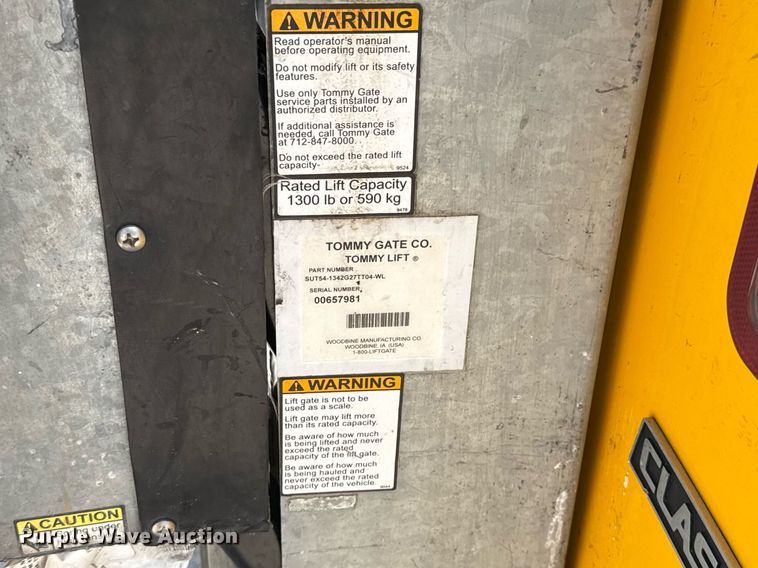 image for item EJ4780 2019 Ford F350 Super Duty utility bed pickup truck