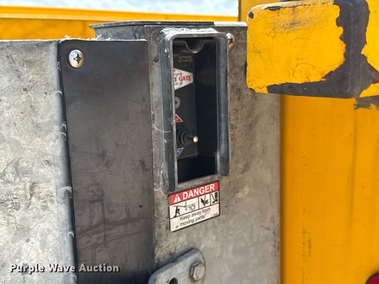 image for item EJ4780 2019 Ford F350 Super Duty utility bed pickup truck