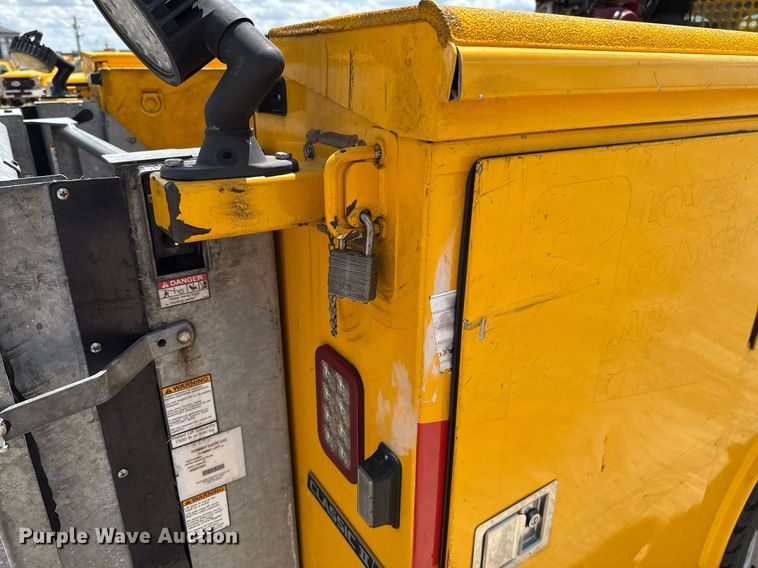 image for item EJ4780 2019 Ford F350 Super Duty utility bed pickup truck