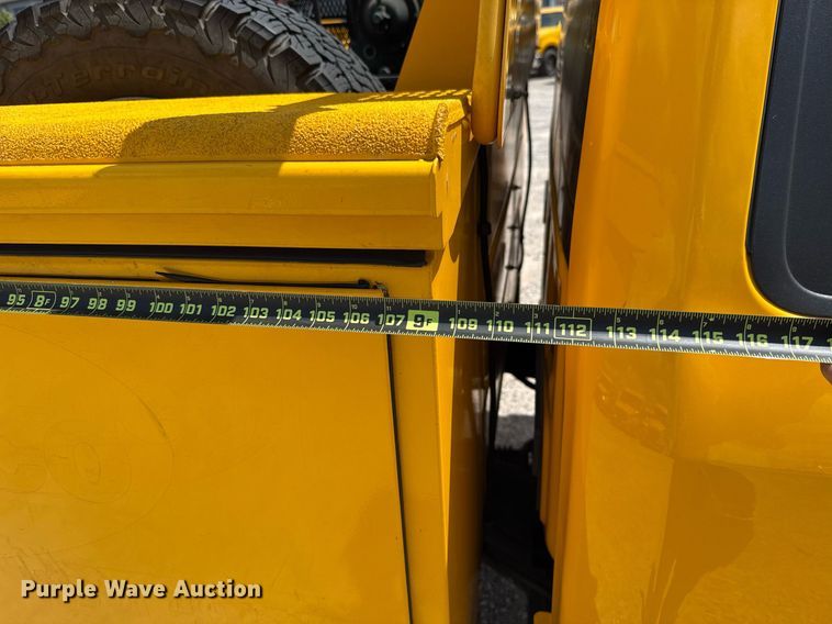 image for item EJ4780 2019 Ford F350 Super Duty utility bed pickup truck