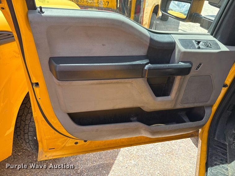 image for item EJ4780 2019 Ford F350 Super Duty utility bed pickup truck