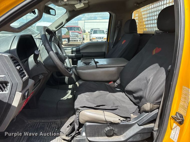 image for item EJ4780 2019 Ford F350 Super Duty utility bed pickup truck