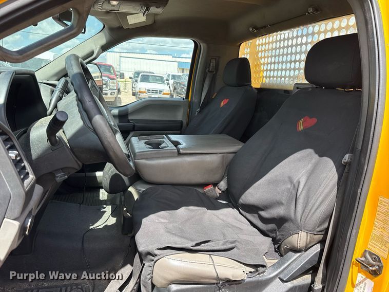 image for item EJ4780 2019 Ford F350 Super Duty utility bed pickup truck