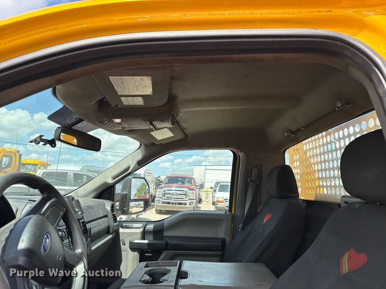 image for item EJ4780 2019 Ford F350 Super Duty utility bed pickup truck