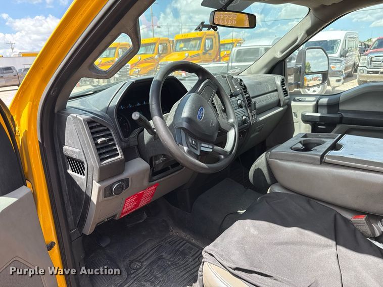 image for item EJ4780 2019 Ford F350 Super Duty utility bed pickup truck