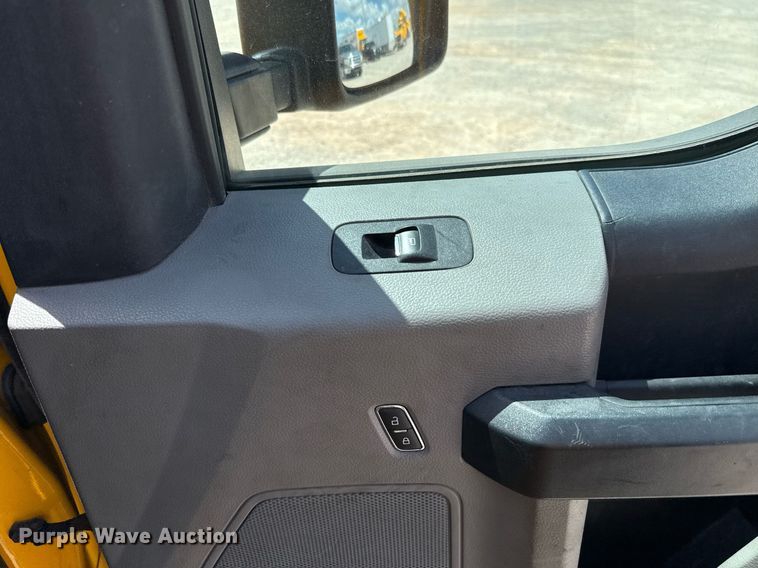 image for item EJ4780 2019 Ford F350 Super Duty utility bed pickup truck