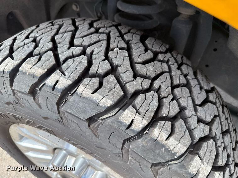 image for item EJ4780 2019 Ford F350 Super Duty utility bed pickup truck