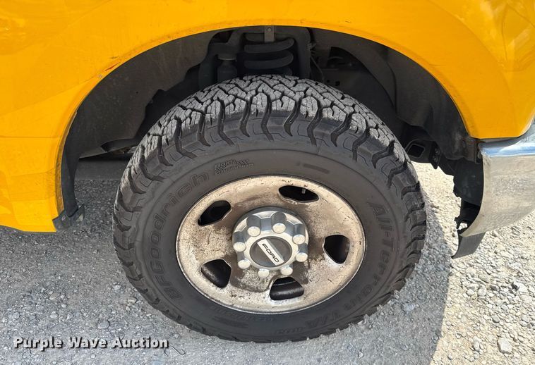 image for item EJ4780 2019 Ford F350 Super Duty utility bed pickup truck