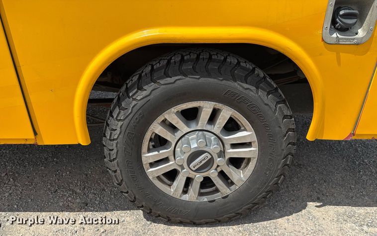 image for item EJ4780 2019 Ford F350 Super Duty utility bed pickup truck