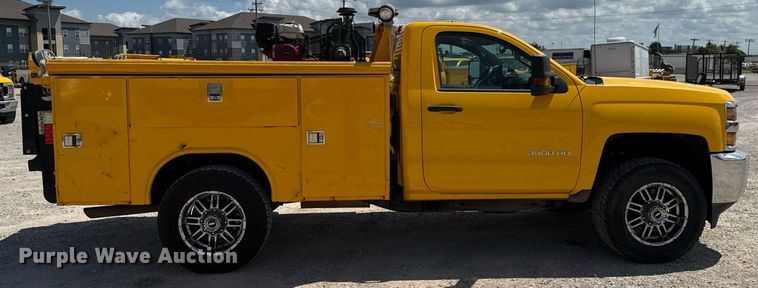 image for item EJ4781 2017 Chevrolet Silverado 3500HD utility bed pickup truck