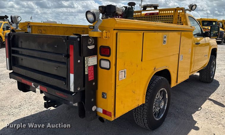 image for item EJ4781 2017 Chevrolet Silverado 3500HD utility bed pickup truck