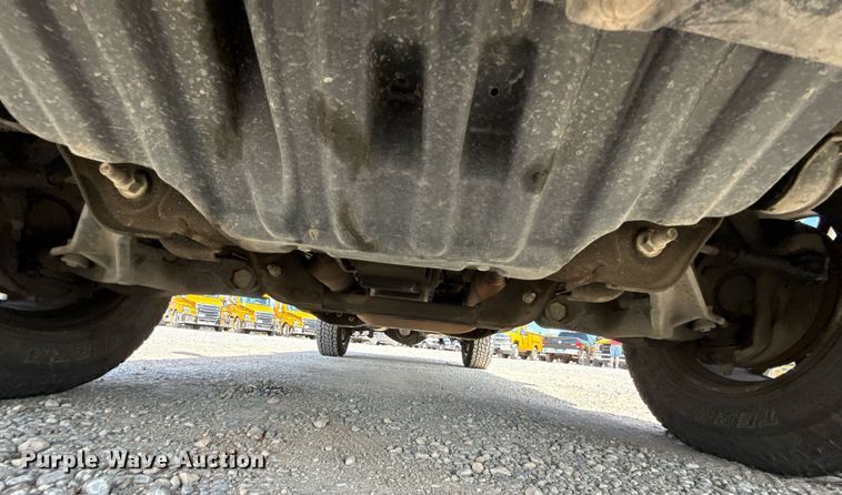 image for item EJ4781 2017 Chevrolet Silverado 3500HD utility bed pickup truck