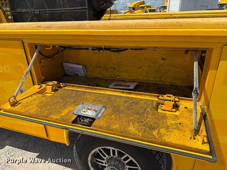 image for item EJ4781 2017 Chevrolet Silverado 3500HD utility bed pickup truck