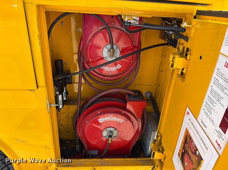 image for item EJ4781 2017 Chevrolet Silverado 3500HD utility bed pickup truck