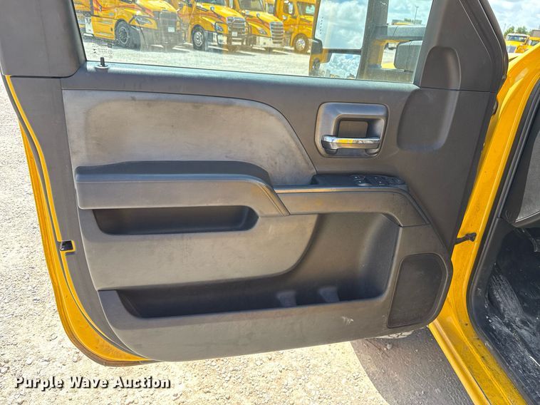 image for item EJ4781 2017 Chevrolet Silverado 3500HD utility bed pickup truck