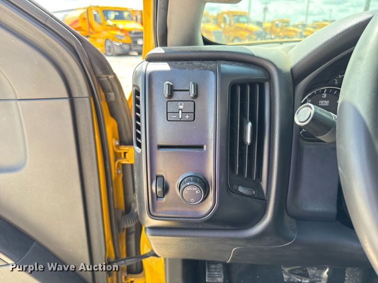 image for item EJ4781 2017 Chevrolet Silverado 3500HD utility bed pickup truck