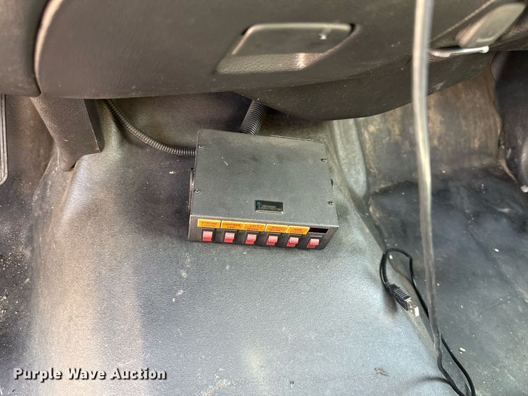 image for item EJ4781 2017 Chevrolet Silverado 3500HD utility bed pickup truck