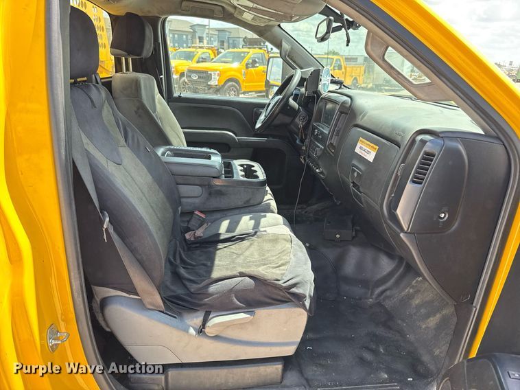 image for item EJ4781 2017 Chevrolet Silverado 3500HD utility bed pickup truck