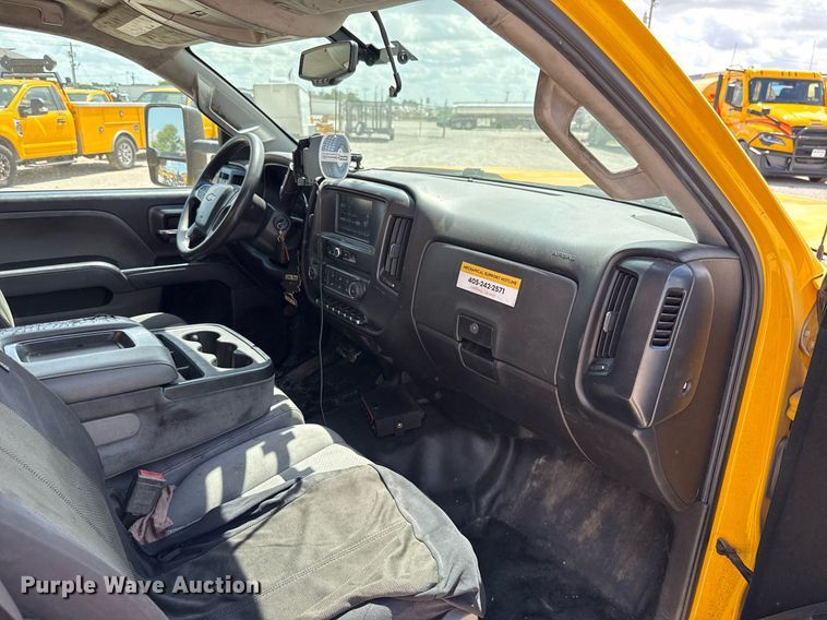 image for item EJ4781 2017 Chevrolet Silverado 3500HD utility bed pickup truck