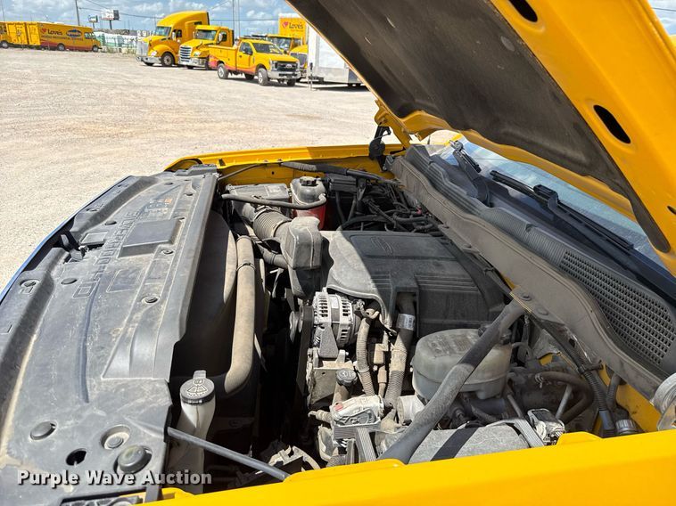 image for item EJ4781 2017 Chevrolet Silverado 3500HD utility bed pickup truck